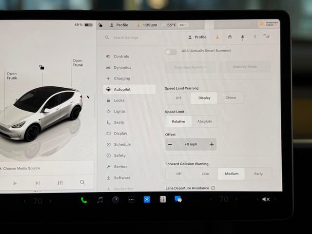 Used 2022 Tesla Model Y Performance image 28