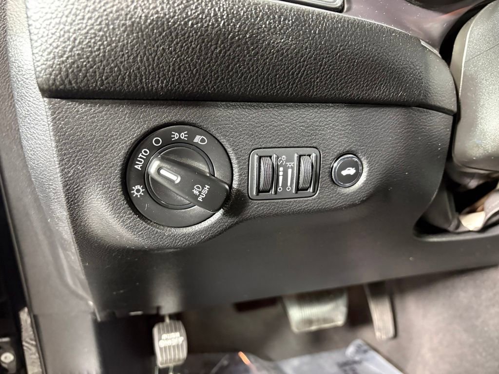 Used 2022 Dodge Challenger SXT w/ Blacktop Package image 13