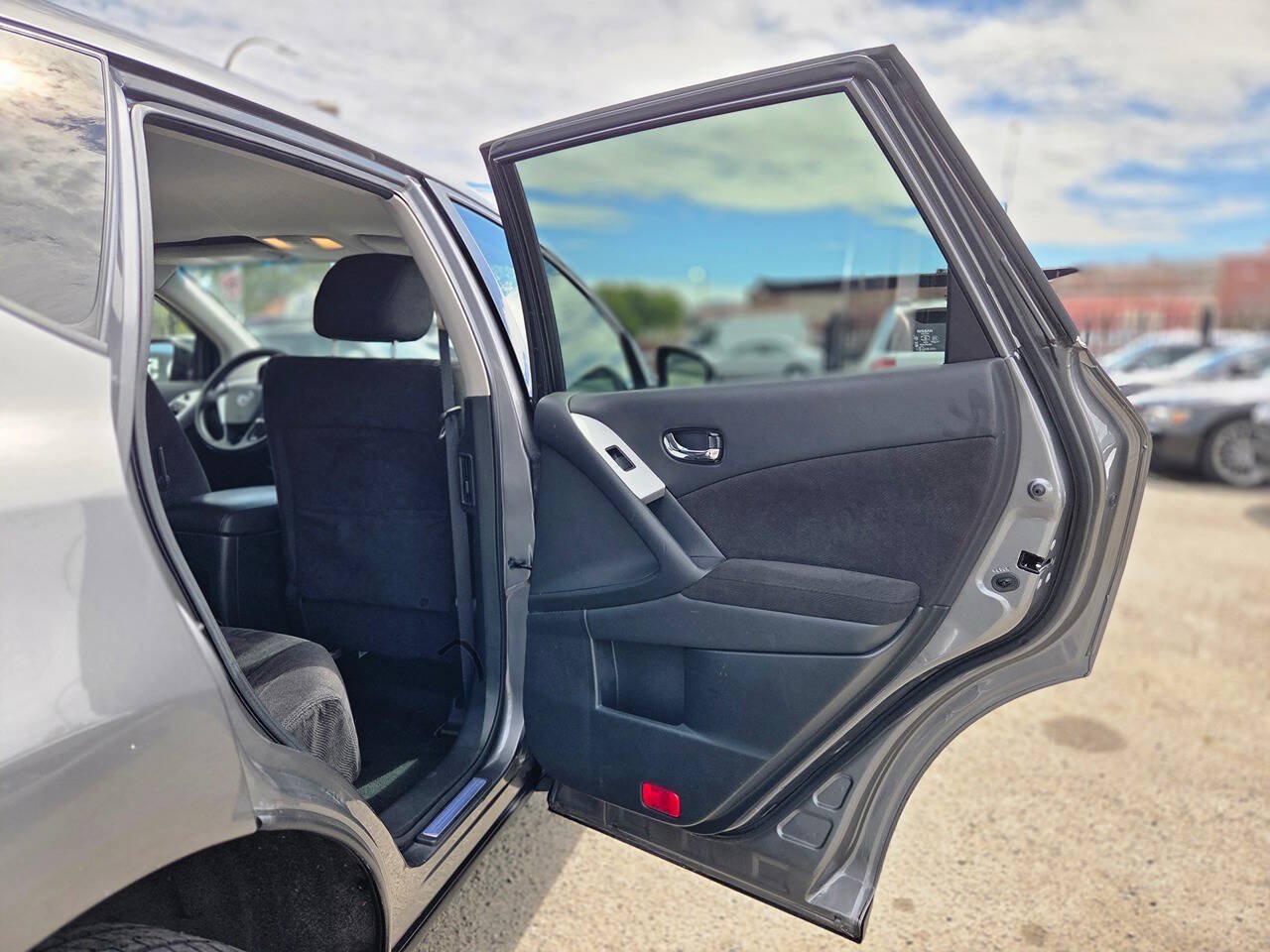 Used 2013 Nissan Murano S FWD image 32
