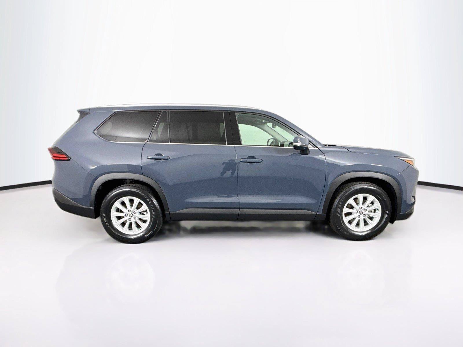 Certified 2025 Toyota Grand Highlander FWD image 11