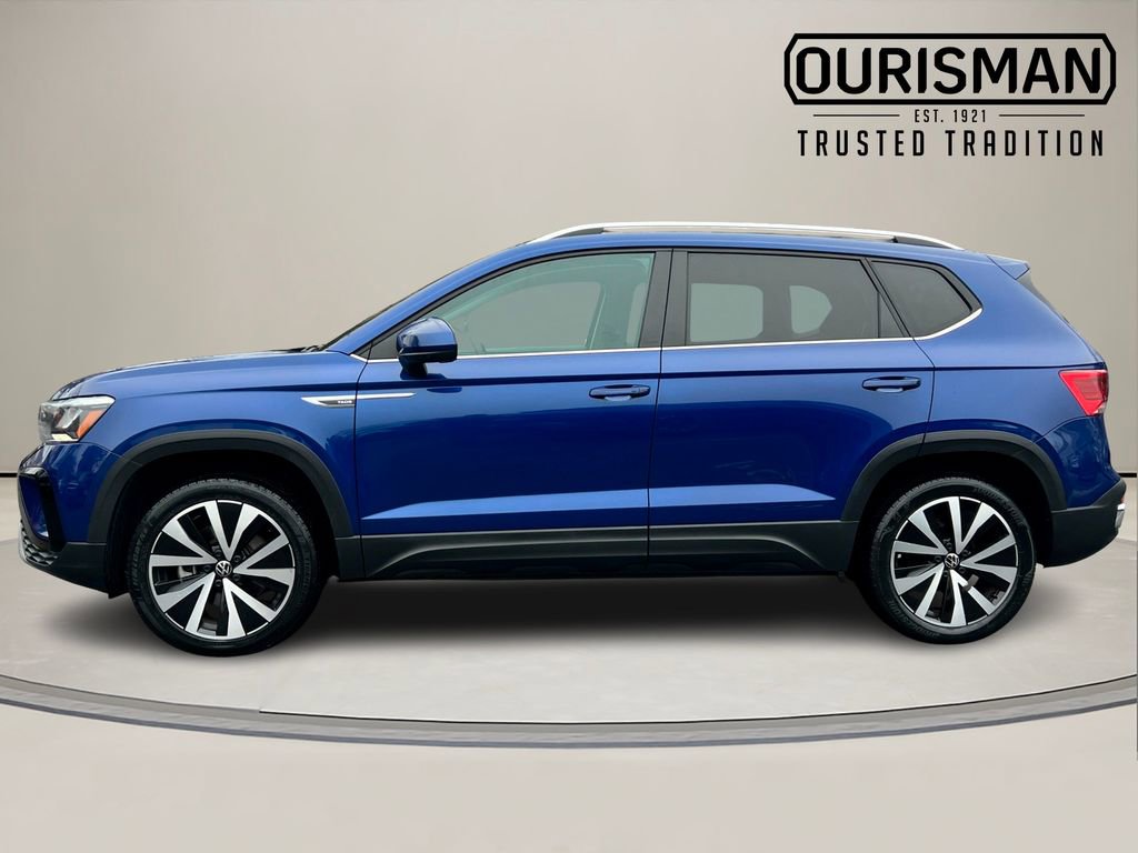 Used 2024 Volkswagen Taos SE image 3