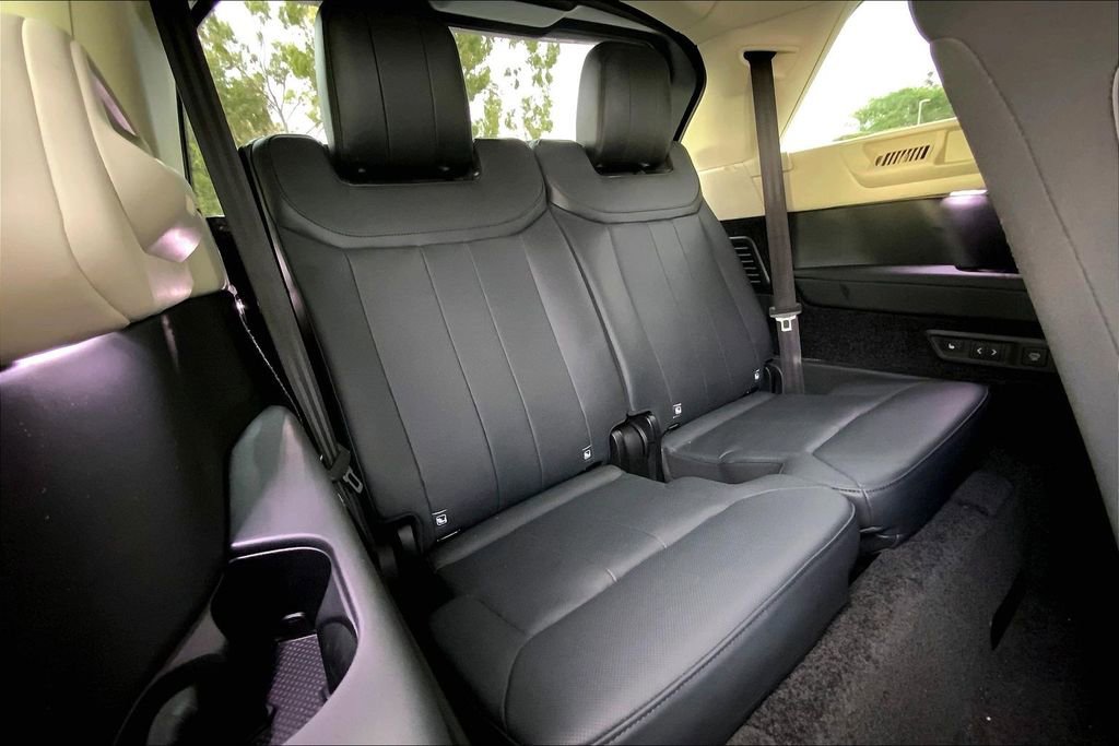 Used 2023 Land Rover Range Rover Long Wheelbase Autobiography image 36