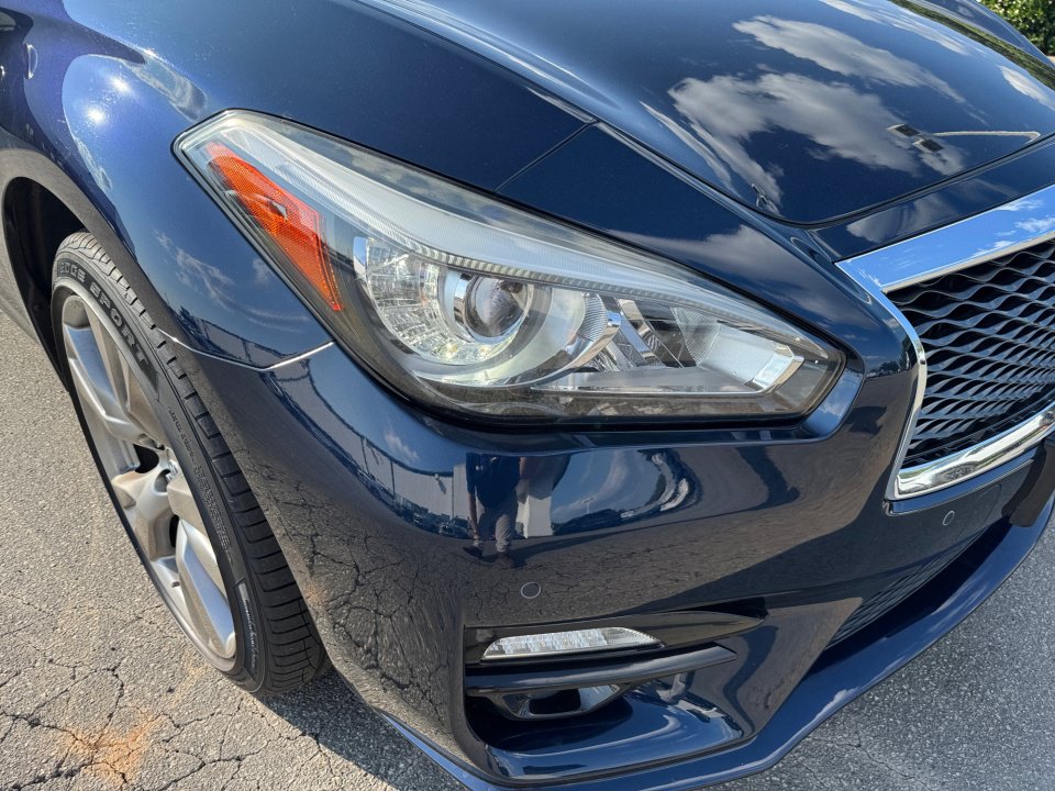 Used 2015 INFINITI Q70 3.7 w/ Sport Package AWD/4WD image 28