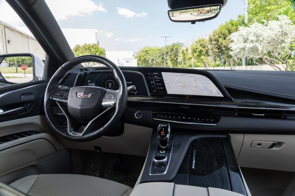 Used 2023 Cadillac Escalade Premium Luxury w/ Performance Package AWD/4WD image 19