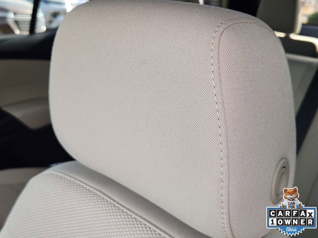 Used 2023 Chevrolet Traverse LS image 19