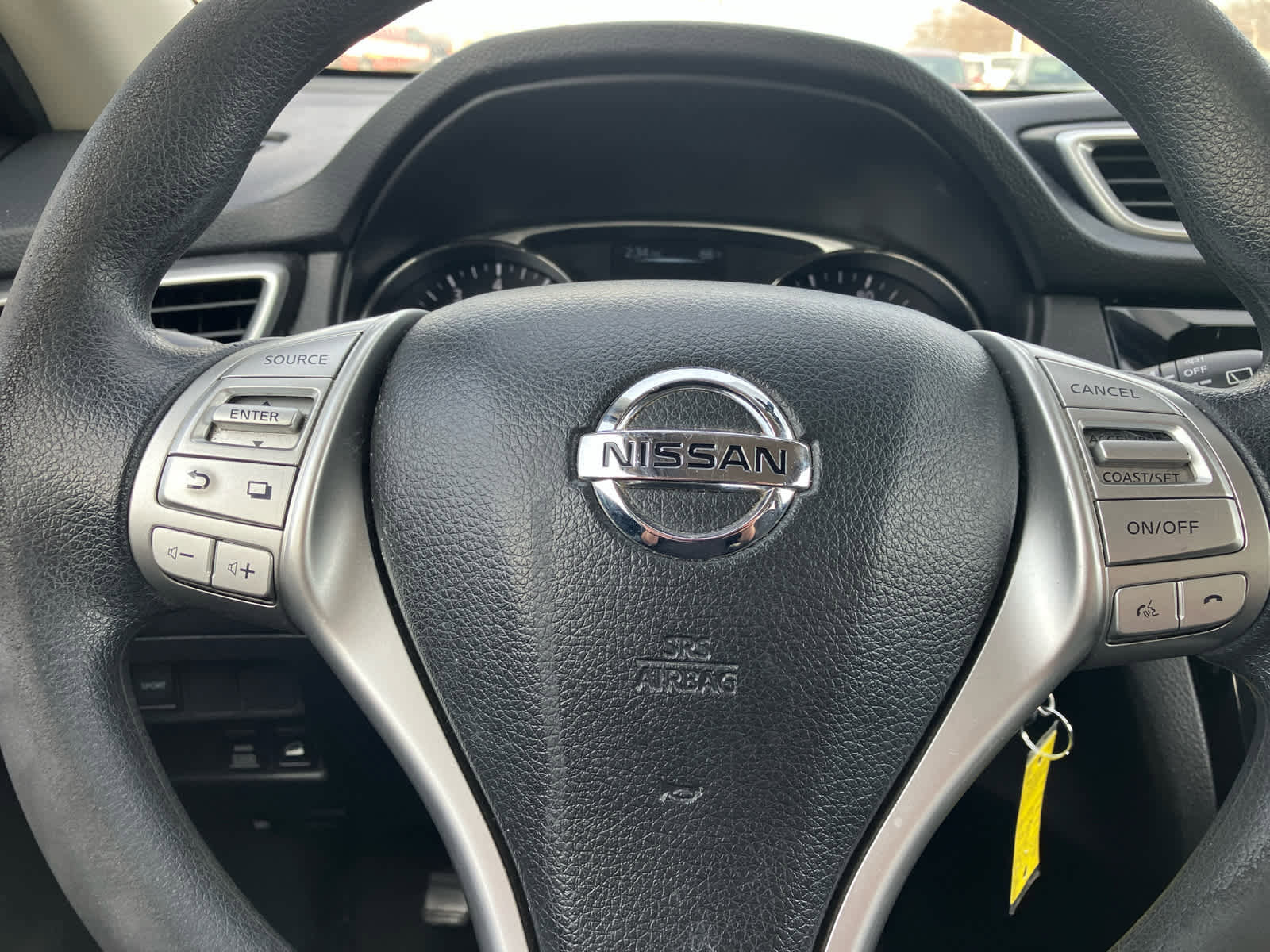 Used 2015 Nissan Rogue S image 16