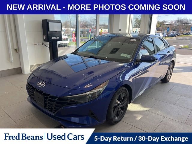 Used 2022 Hyundai Elantra SEL w/ Convenience Package image 2