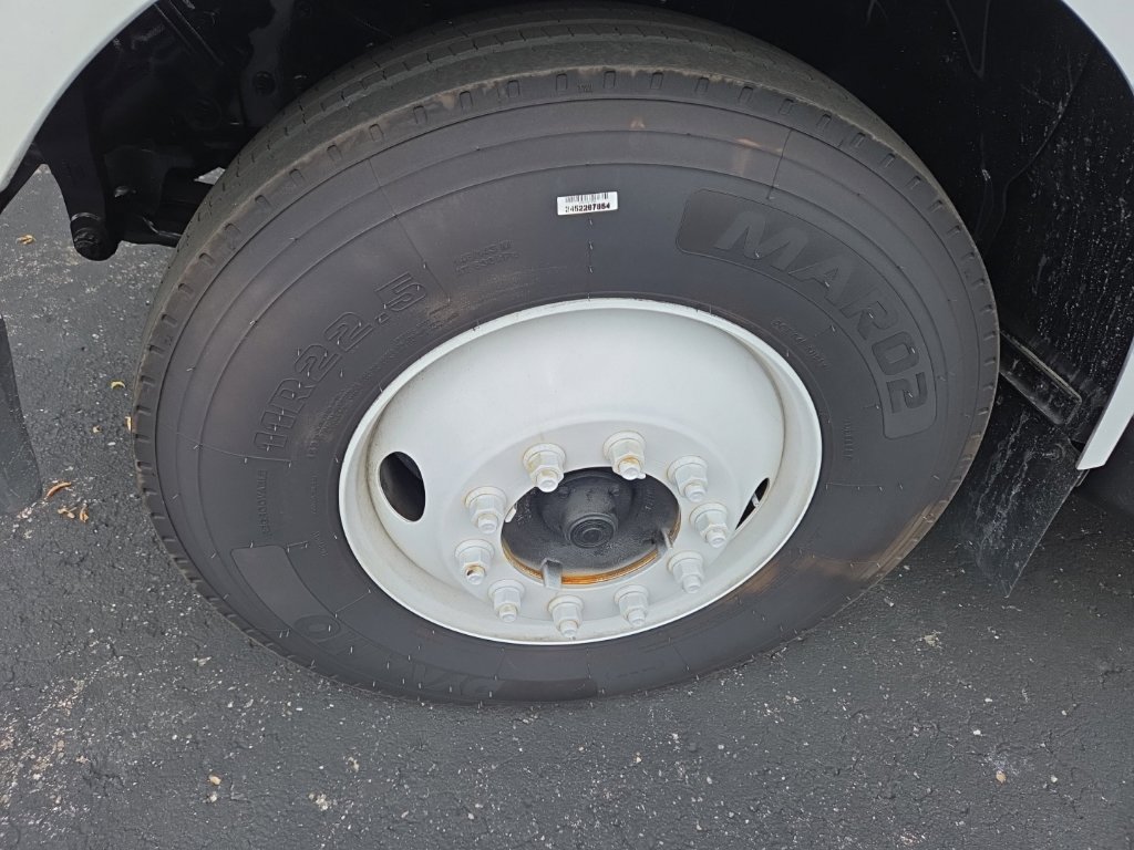 Used 2021 Ford F650 2WD Regular Cab Super Duty image 4