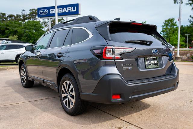 Certified 2025 Subaru Outback Premium AWD/4WD image 4