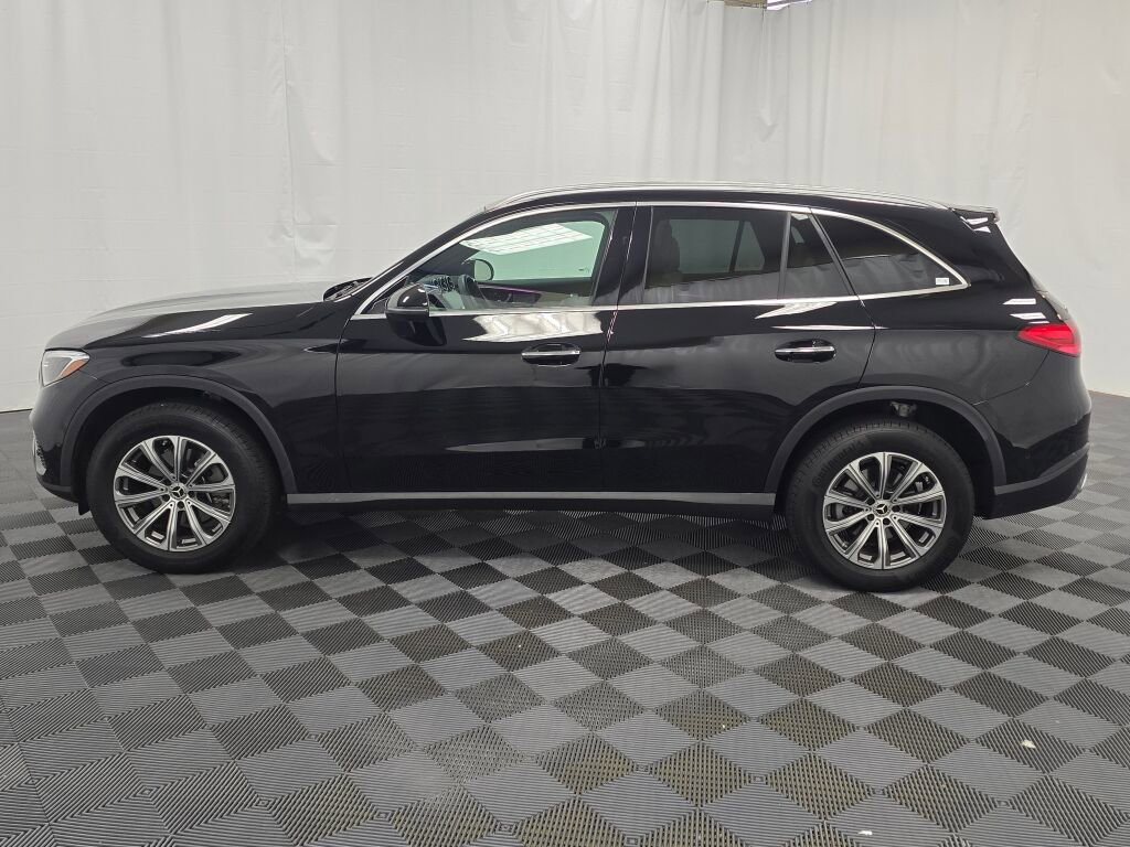 Certified 2025 Mercedes-Benz GLC 300 4MATIC image 3
