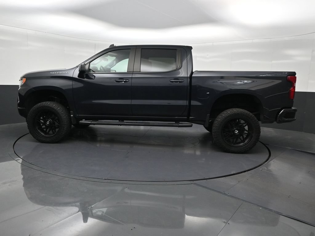 Used 2024 Chevrolet Silverado 1500 RST RWD image 2