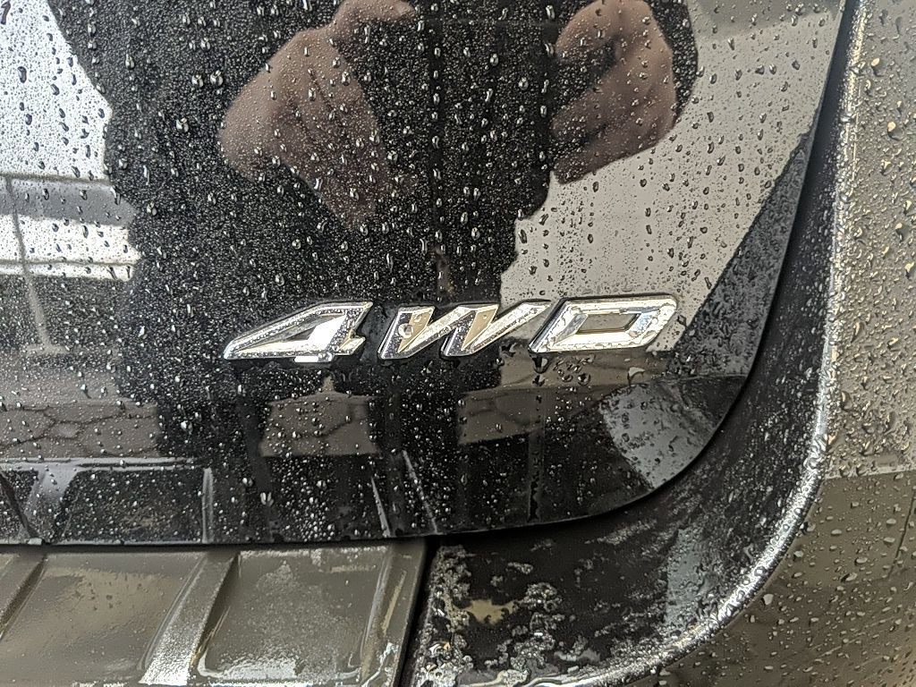 Used 2023 Ford Explorer XLT w/ Equipment Group 202A image 8