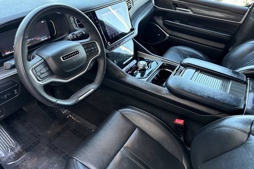 Used 2024 Jeep Wagoneer L Series II w/ Flexible Seating Group AWD/4WD image 10