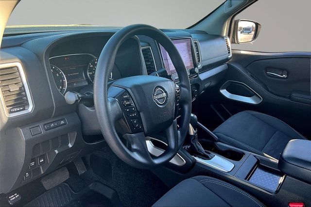 Used 2024 Nissan Frontier SV image 17