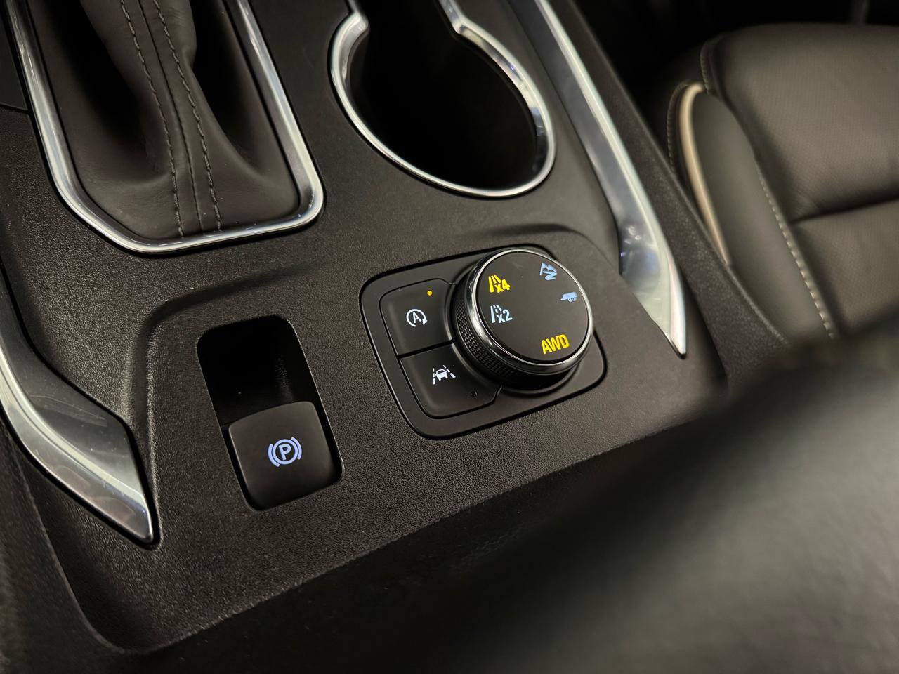 Used 2023 Chevrolet Traverse Premier w/ LPO, Floor Liner Package AWD/4WD image 30