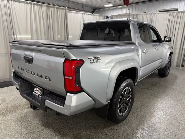 Used 2024 Toyota Tacoma TRD Sport w/ TRD Sport Upgrade Package image 4