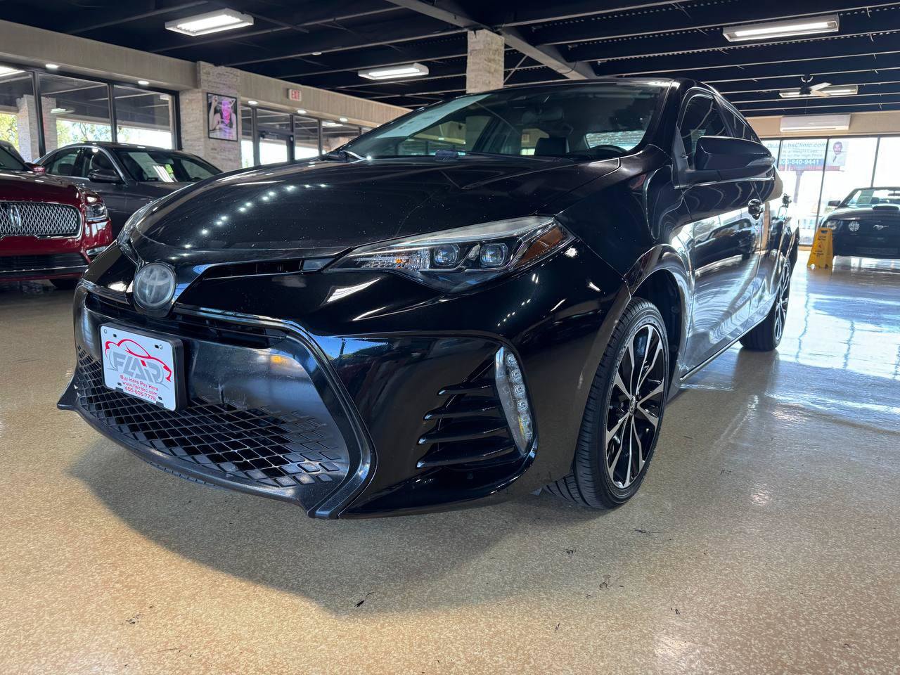 Used 2017 Toyota Corolla SE FWD image 3