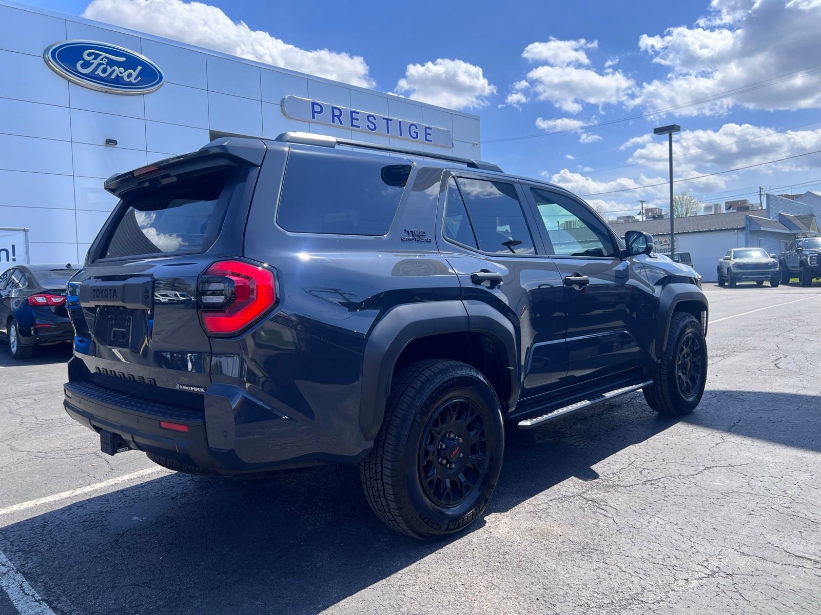 Used 2025 Toyota 4Runner TRD Off-Road Premium w/ Tow Technology Package AWD/4WD image 9