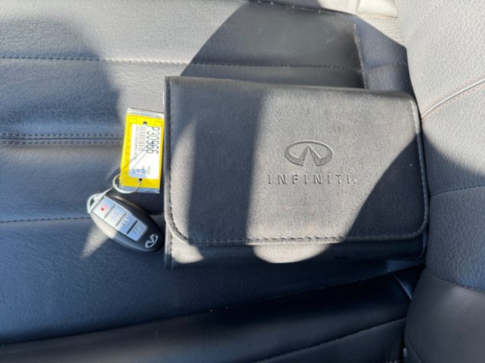 Used 2017 INFINITI QX70 AWD w/ Premium Package image 22