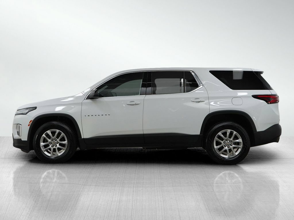 Used 2023 Chevrolet Traverse LS AWD/4WD image 2