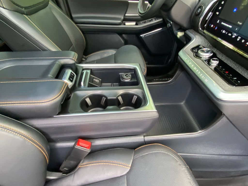Used 2025 Ford Expedition Tremor AWD/4WD image 47