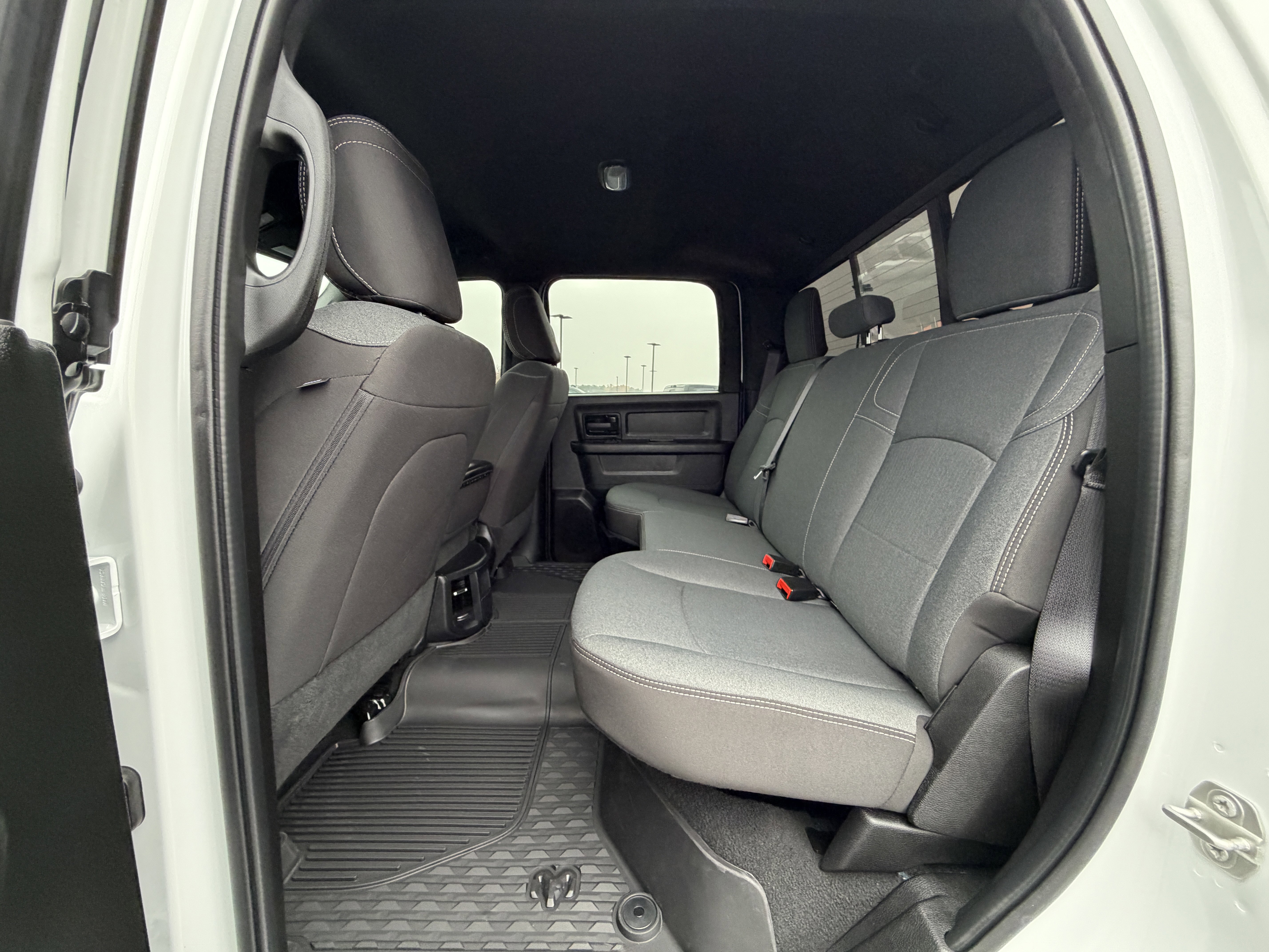 Used 2024 RAM 2500 Tradesman w/ Chrome Appearance Group image 12