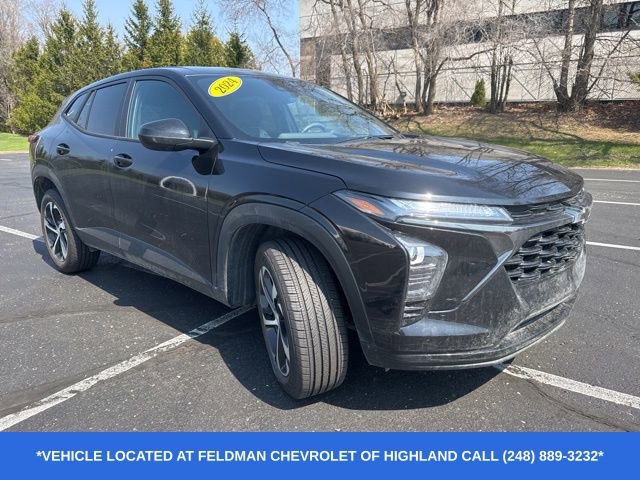 Used 2024 Chevrolet Trax RS w/ Driver Confidence Package image 2