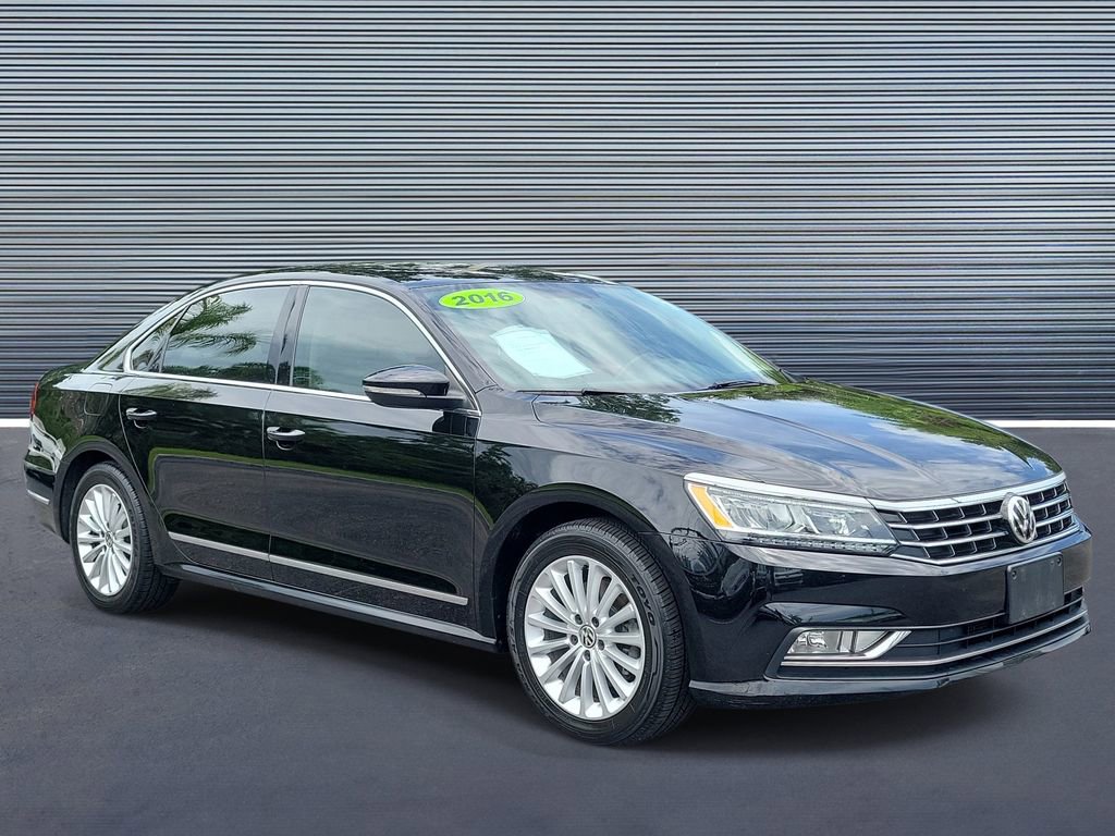 Used 2016 Volkswagen Passat 1.8T SE w/ Lighting Package (P06) FWD image 2