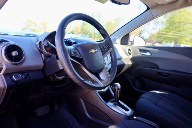 Used 2016 Chevrolet Sonic LT image 18