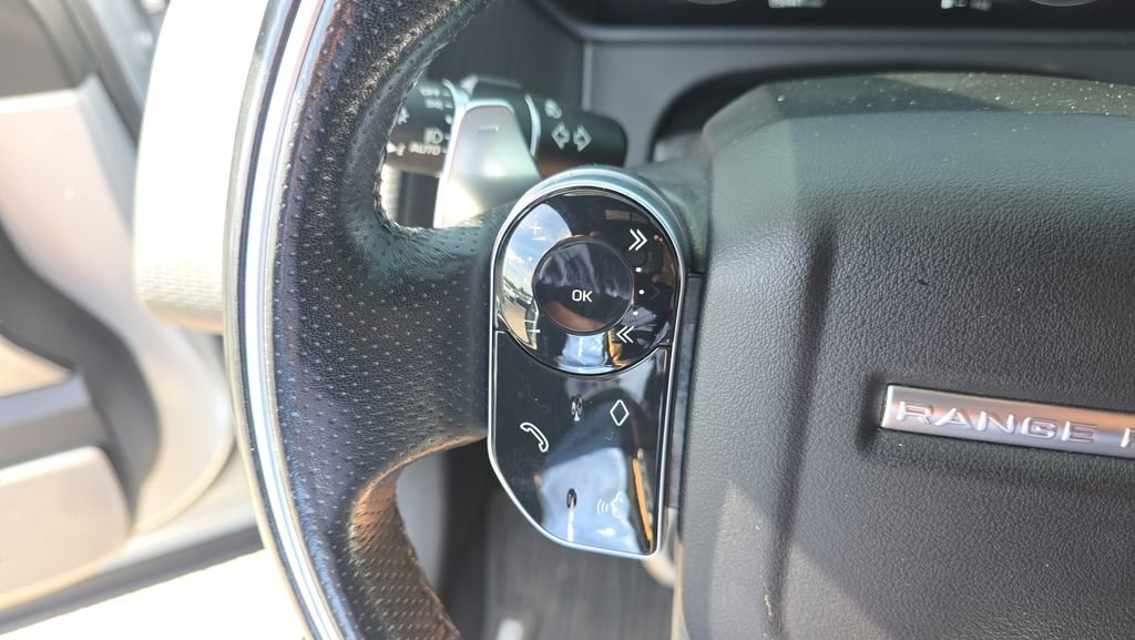 Used 2019 Land Rover Range Rover Velar R-Dynamic SE image 21