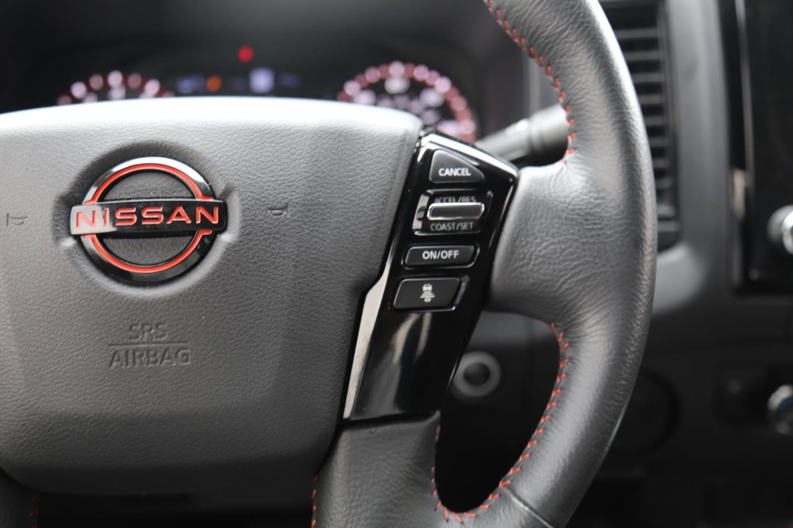 Used 2024 Nissan Frontier Pro-X w/ Technology Package image 9