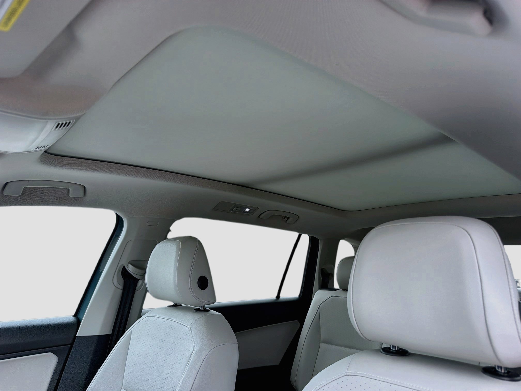 Used 2019 Volkswagen Tiguan SE w/ Panoramic Sunroof Package AWD/4WD image 26