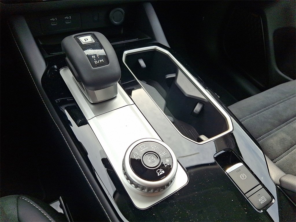 New 2025 Mitsubishi Outlander SE image 7