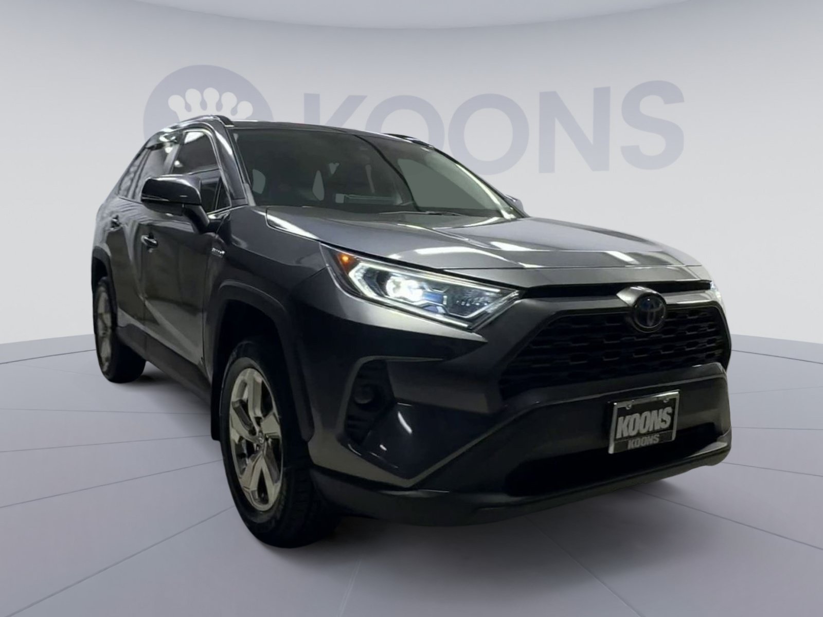 Used 2021 Toyota RAV4 XLE Premium AWD/4WD image 2