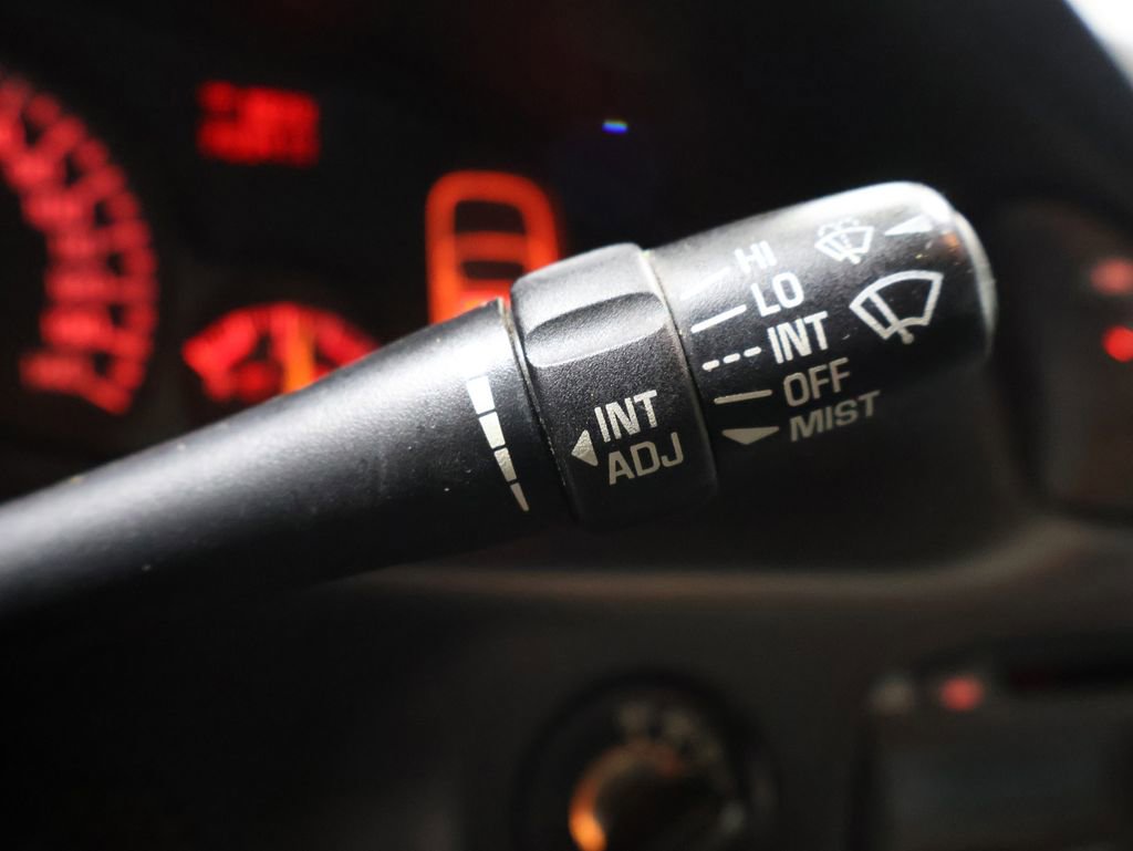 Used 2003 Pontiac Bonneville SE w/ Leather Appointment Package image 31