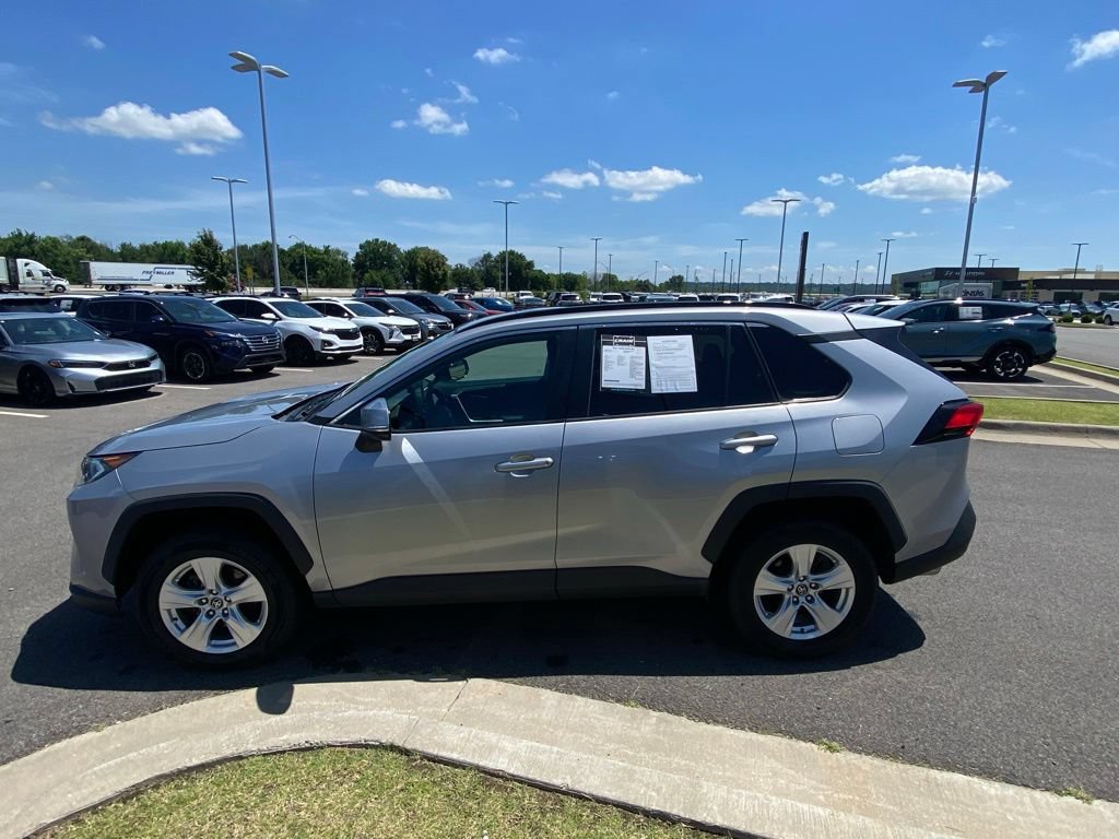 Used 2021 Toyota RAV4 XLE FWD image 4