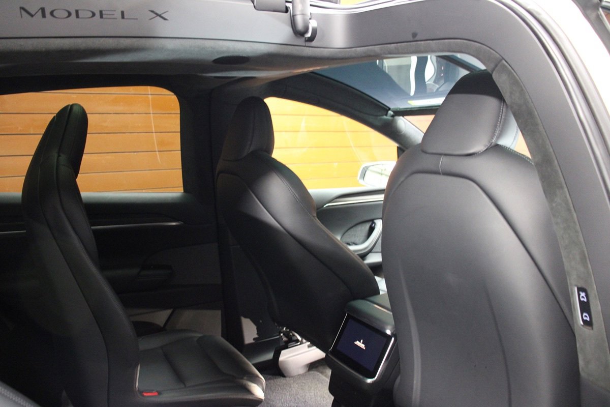 Used 2023 Tesla Model X AWD/4WD image 25