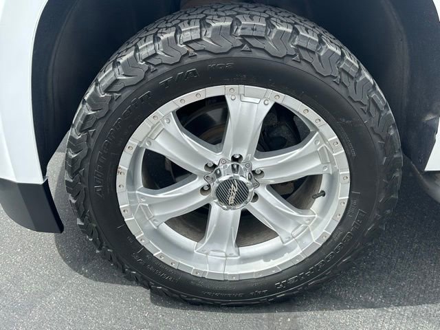 Used 2015 Chevrolet Suburban LT w/ Luxury Package image 32