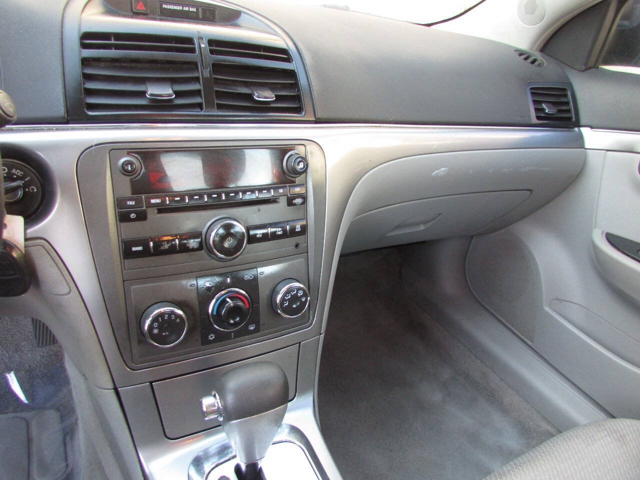 Used 2009 Saturn Aura XE FWD image 22