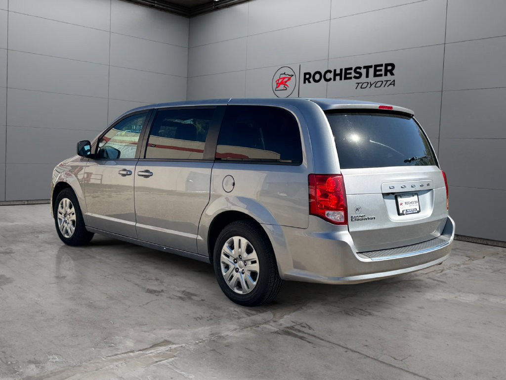 Used 2018 Dodge Grand Caravan SE FWD image 3