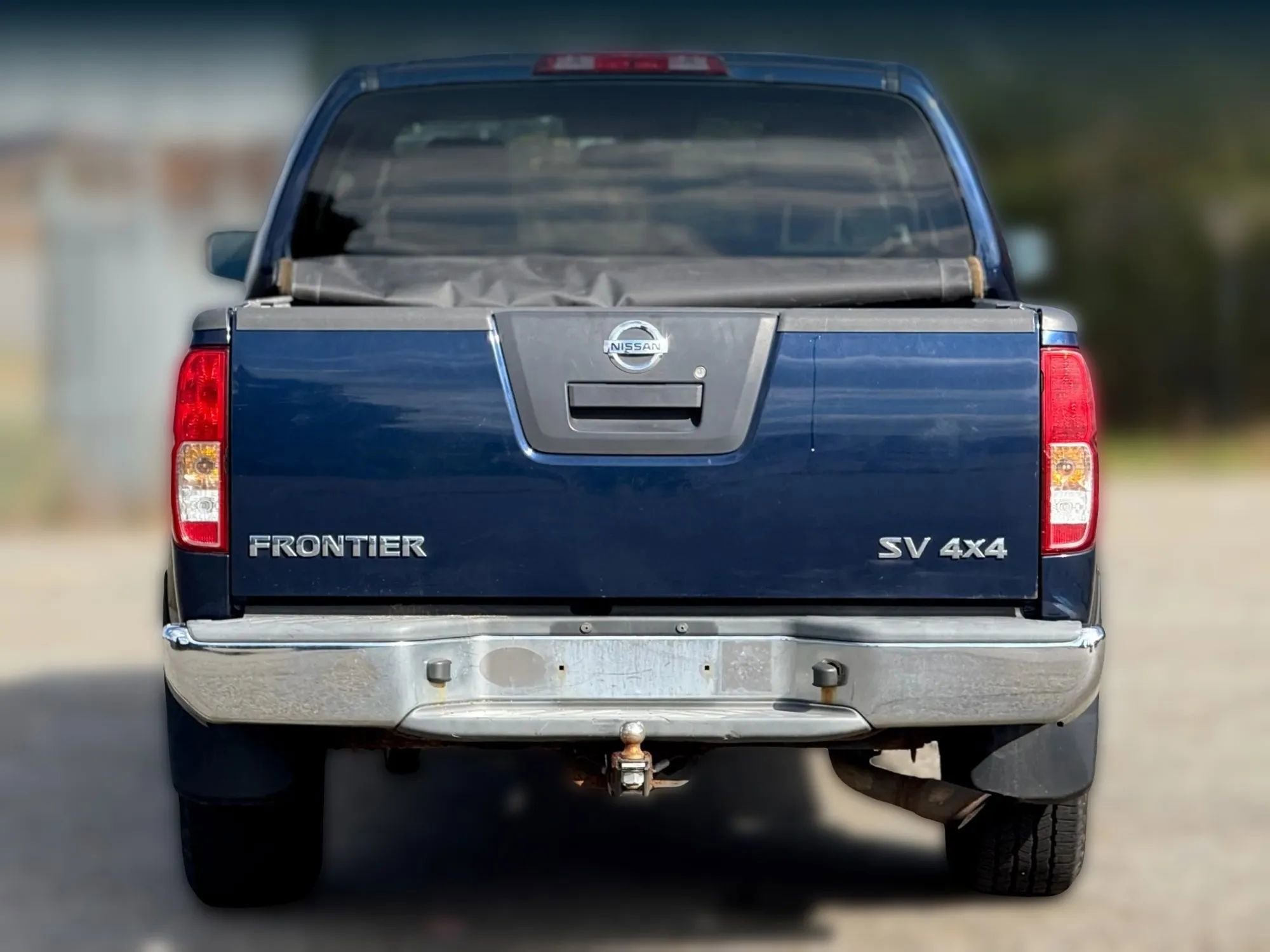 Used 2011 Nissan Frontier SV image 4