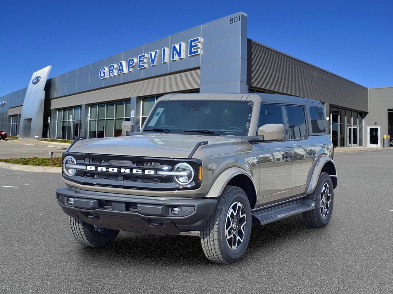 New 2026 Ford Bronco Outer Banks AWD/4WD image 1