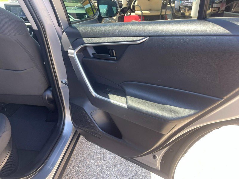 Used 2021 Toyota RAV4 LE w/ Carpet Mat Package (TMS) image 15