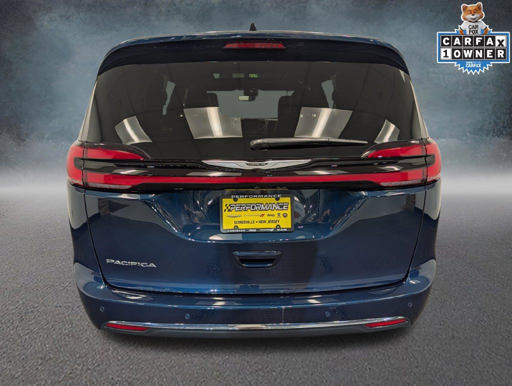 Used 2025 Chrysler Pacifica Select FWD image 5