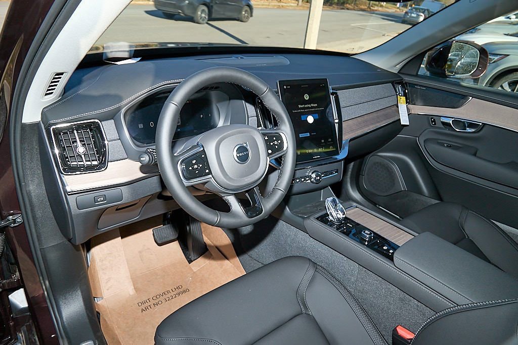New 2026 Volvo XC90 B6 Plus w/ Protection Package image 12