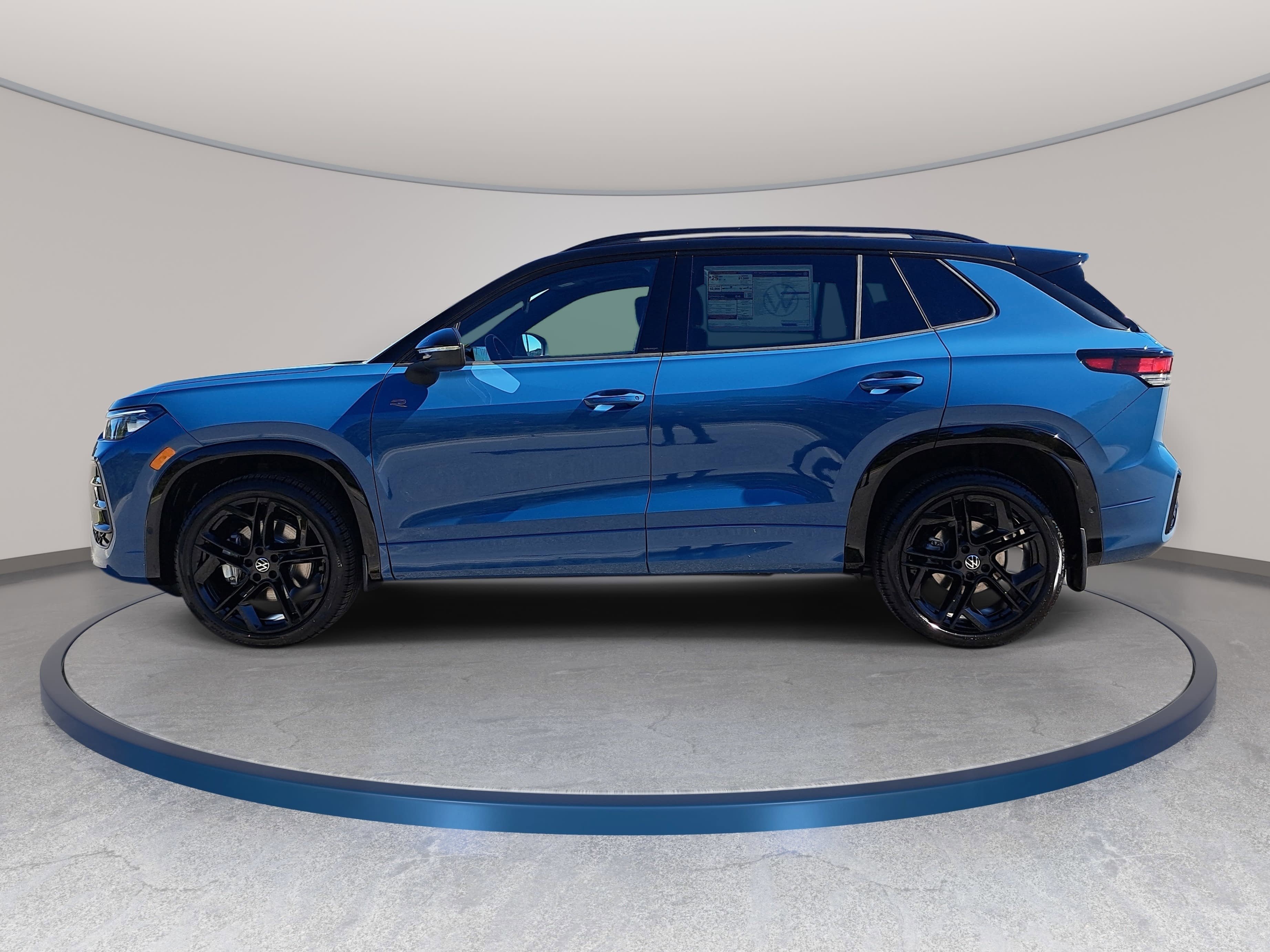 New 2026 Volkswagen Tiguan SE R-Line AWD/4WD image 8
