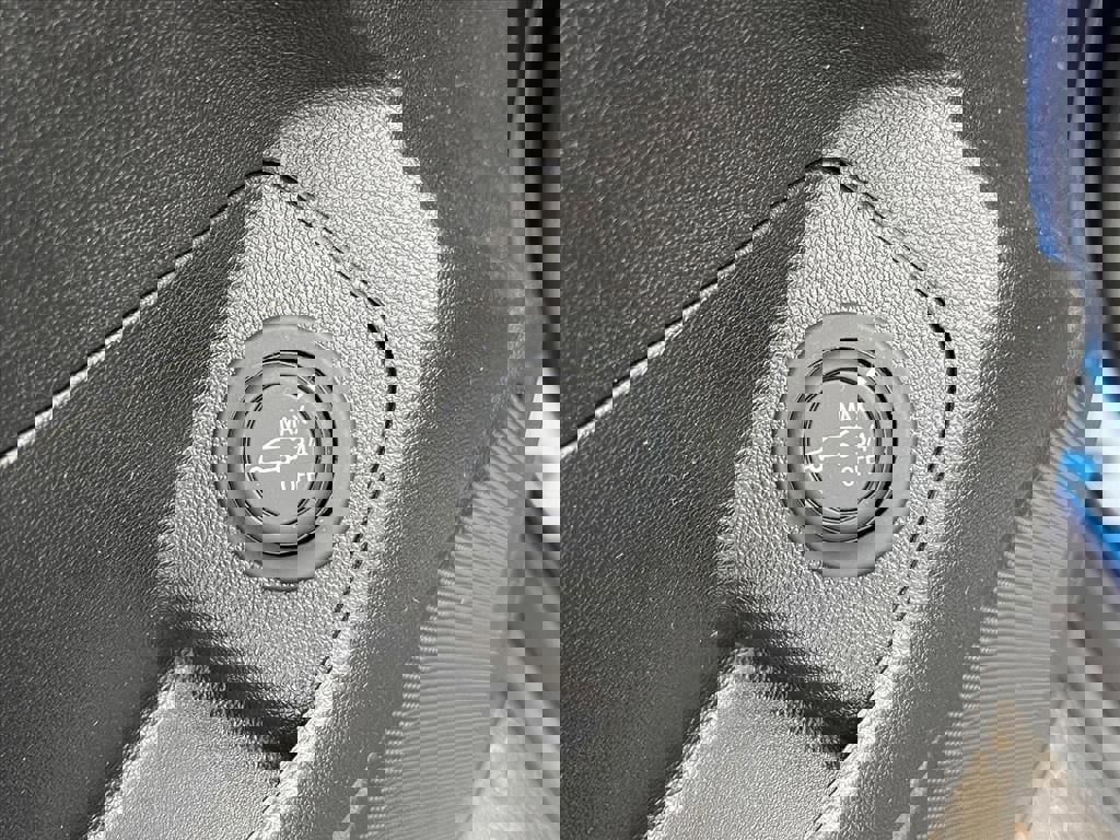 Used 2022 GMC Terrain SLE w/ Driver Convenience Package image 5