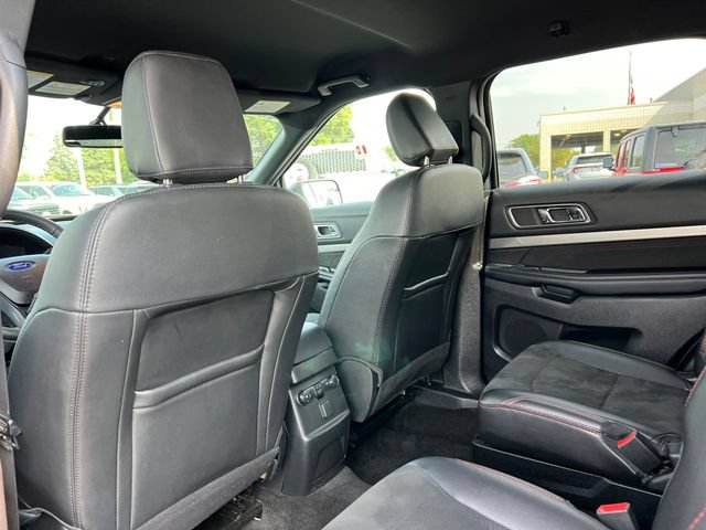 Used 2018 Ford Explorer XLT w/ Equipment Group 202A AWD/4WD image 35
