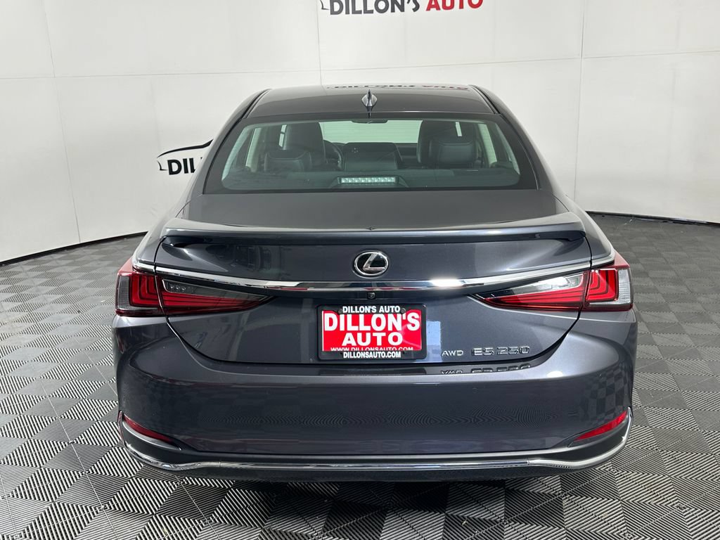 Used 2023 Lexus ES 250 w/ Premium Package AWD/4WD image 4