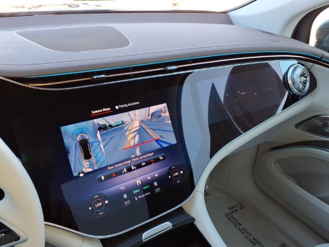 Certified 2023 Mercedes-Benz EQS 580 4MATIC SUV image 6